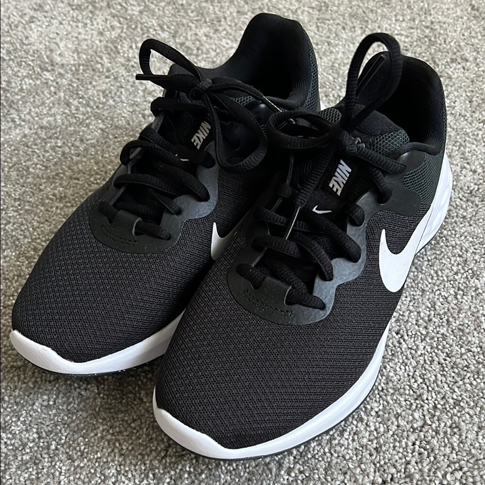 NWOT Nike Sneakers